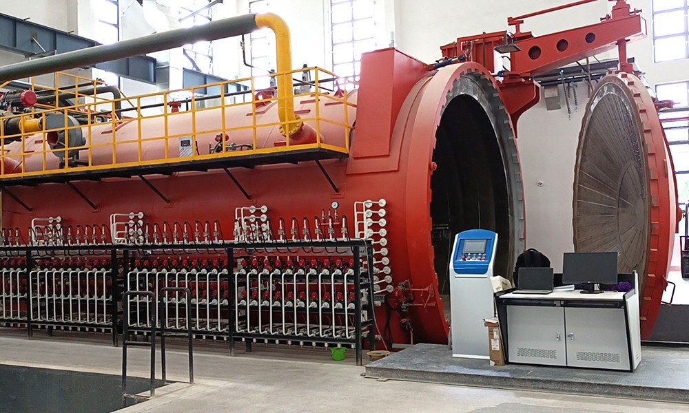 哈爾濱飛機工業(yè)集團有限責任公司 Φ3000X8000mm 250℃ 1.2Mpa